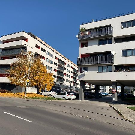 Bl Luxury Apartment, 24Hr Self Check-In, Free Private Garage Parking, Panoramic Views From Balcony, 5 Minute Walk To City Center Banská Bystrica Eksteriør bilde